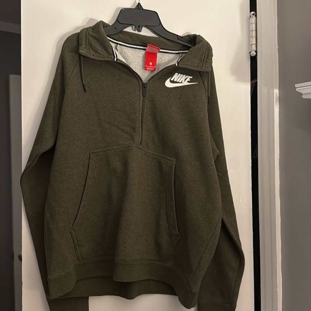 WOMENS NIKE HALF ZIP